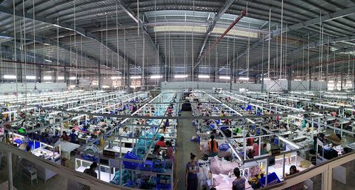 棉衣,羽绒服主打产品800,000件/年产能18条生产线40亩 (26000㎡)工厂